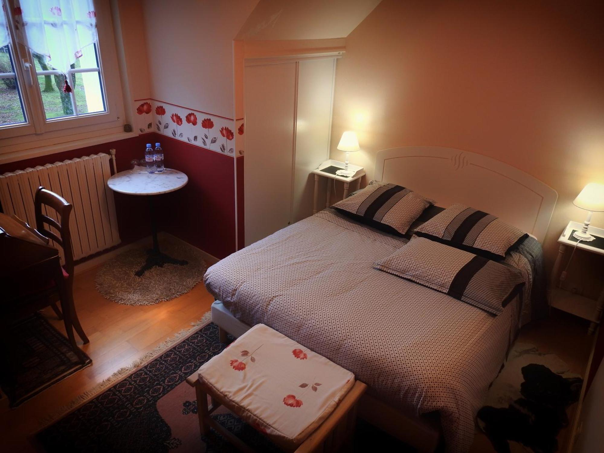 Chambres D'Hotes Chez Annie Brélès Стая снимка